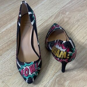 Sequined Comic-Print Pointed Toe Pumps in Multicolor